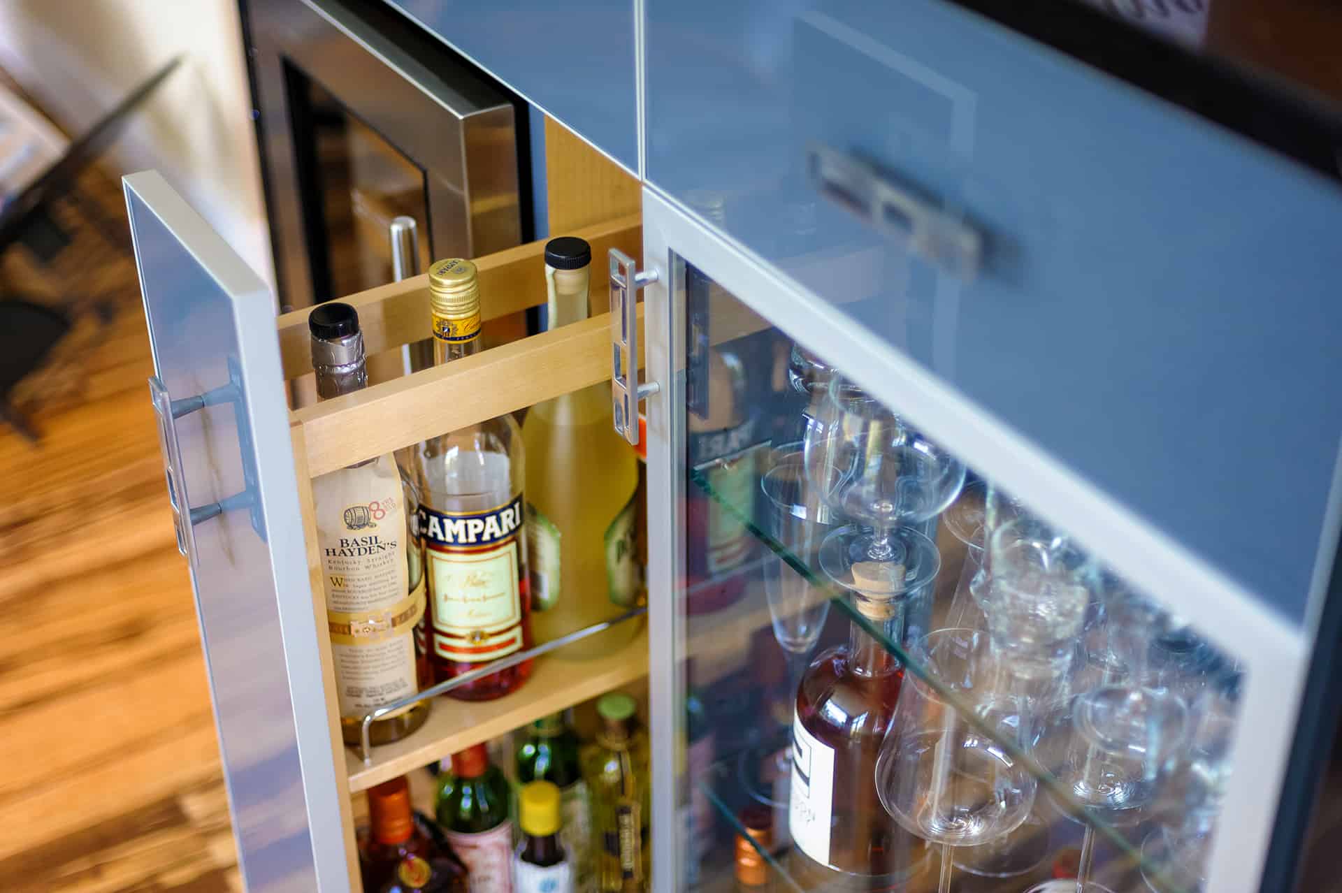 How to Organize and Maintain a Personal Bar Beverage Station