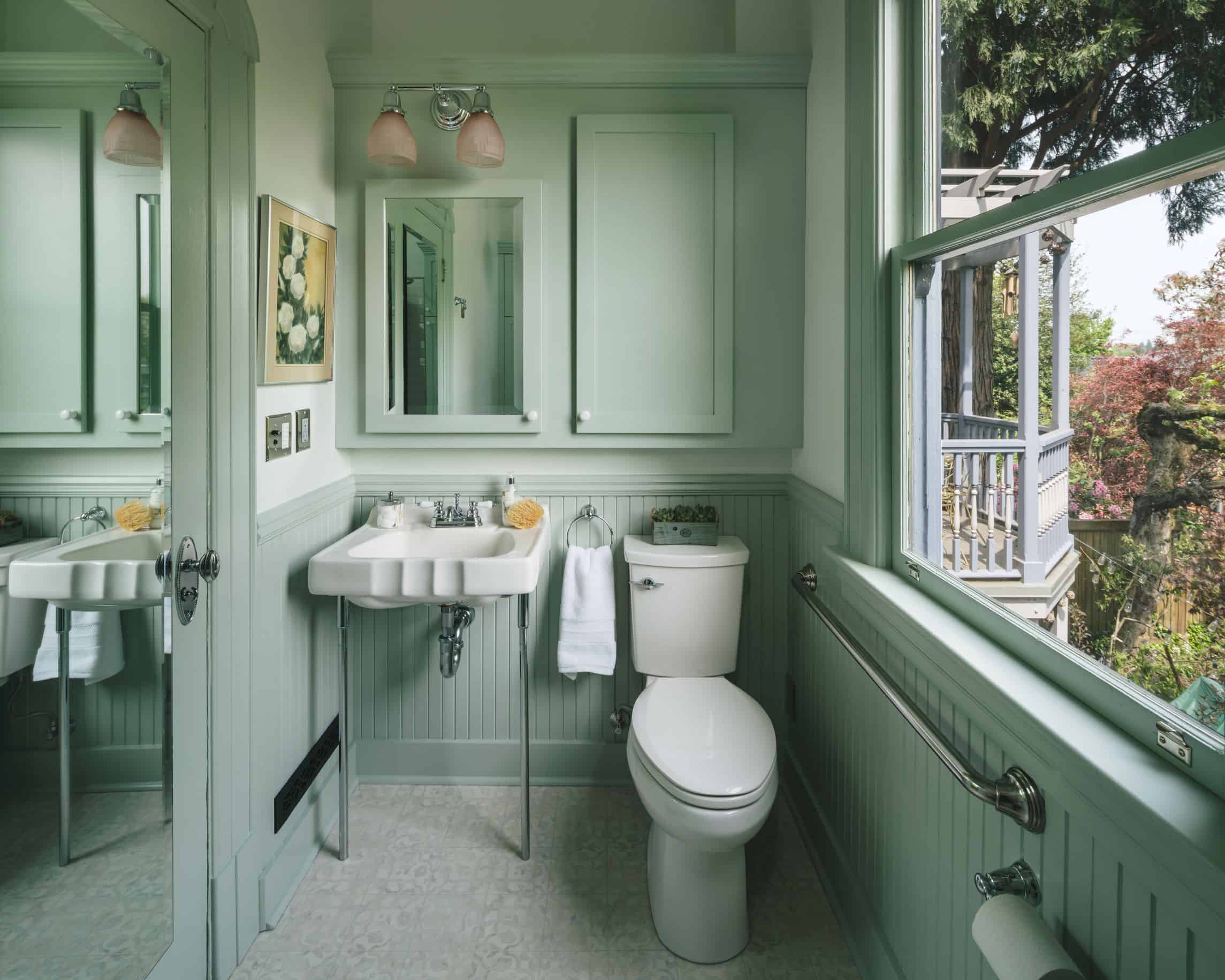 Small Bathroom Remodel Ideas: Befor and After